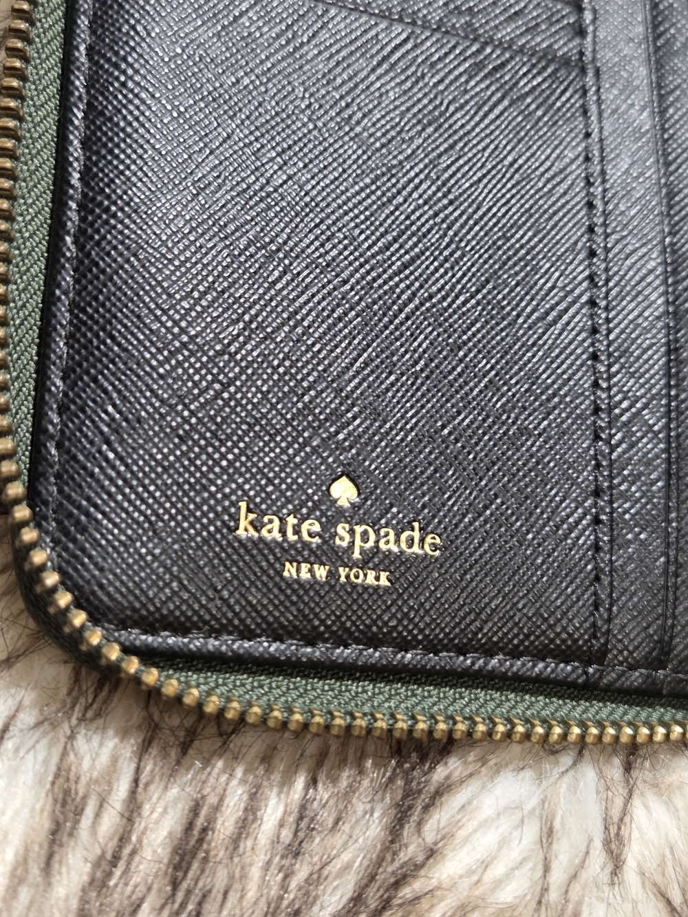 Kate Spade Darci Wilson Road wallet in an evergreen nylon material. - Picture 6 of 11